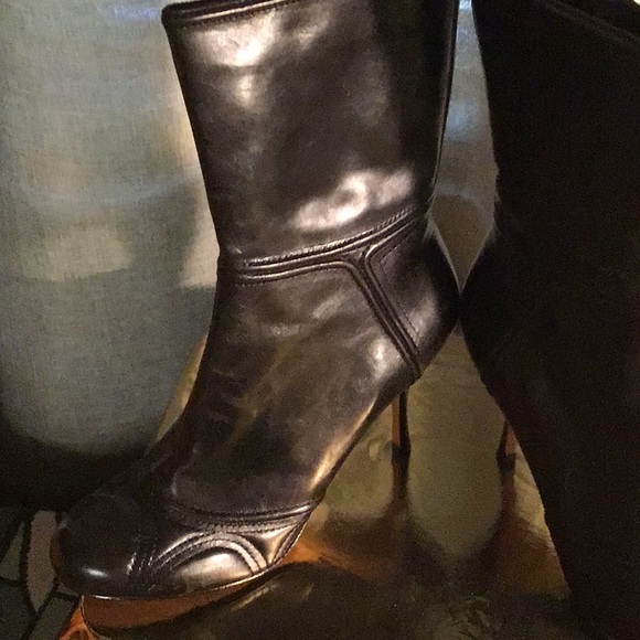 Max studio.com black leather booths NWOT - Picture 6 of 8